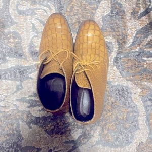 Expensive looking shoes